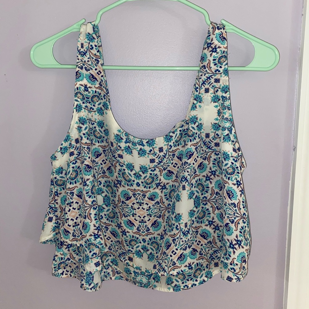 paisley-like print crop tank top